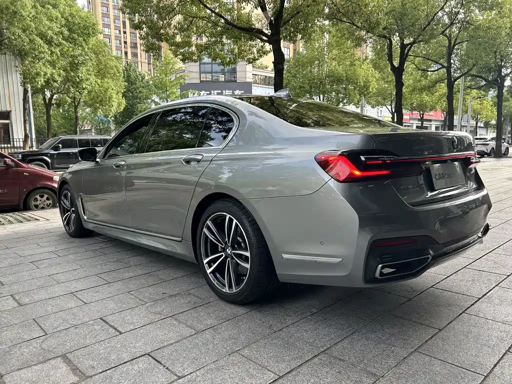 BMW 7 Series 2021款 730Li M运动套装 купить на сайте DeffCars