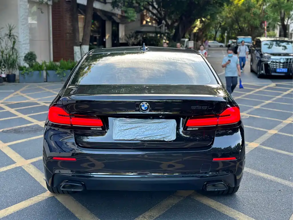 BMW 5 Series New Energy 2021 535Le Luxury Package купить на сайте DeffCars