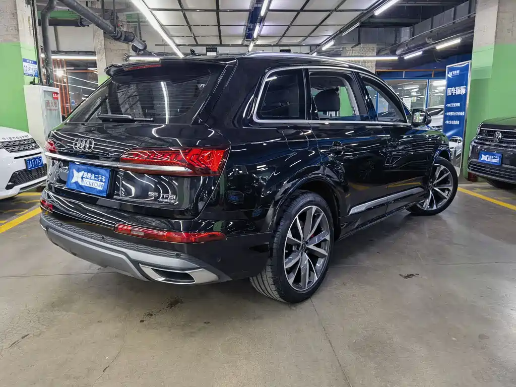 Audi Q7 2023 55 TFSI quattro S line sports купить на сайте DeffCars