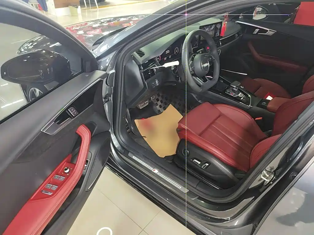 Audi A4L 2024 40 TFSI Luxurious and Dynamic Starry Night Edition купить на сайте DeffCars