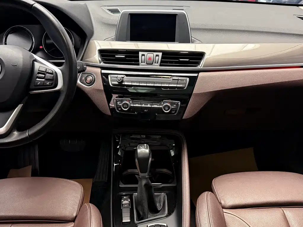 BMW X1 2019 sDrive18Li Exclusive Model купить на сайте DeffCars