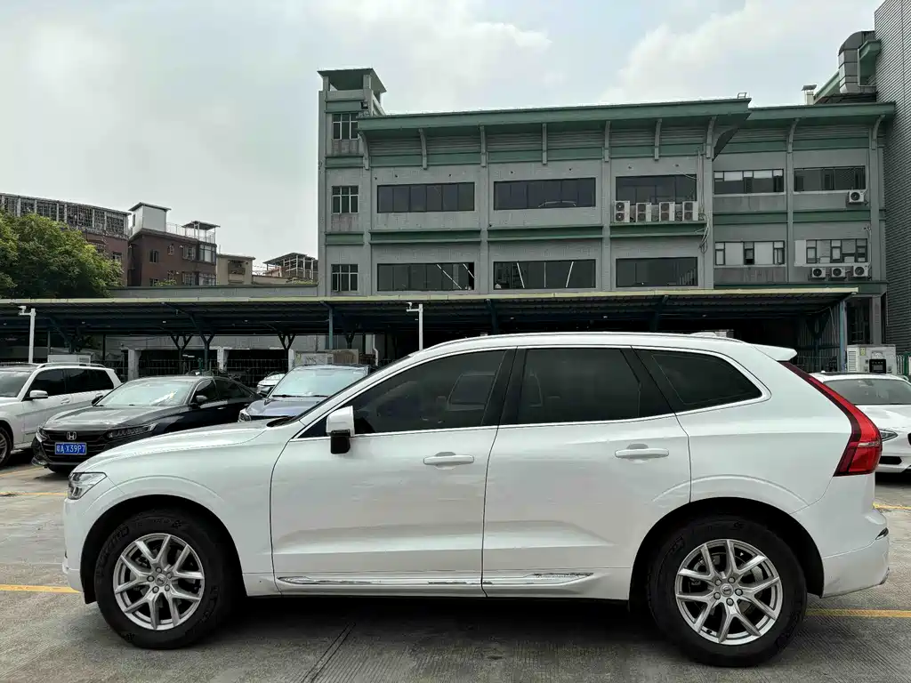 Volvo XC60 2020 T5 four-wheel drive Zhiyi Luxury Edition купить на сайте DeffCars