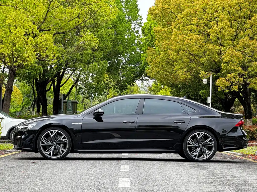 Audi A7L 2023 55 TFSI quattro S-line Black Warrior Edition купить на сайте DeffCars