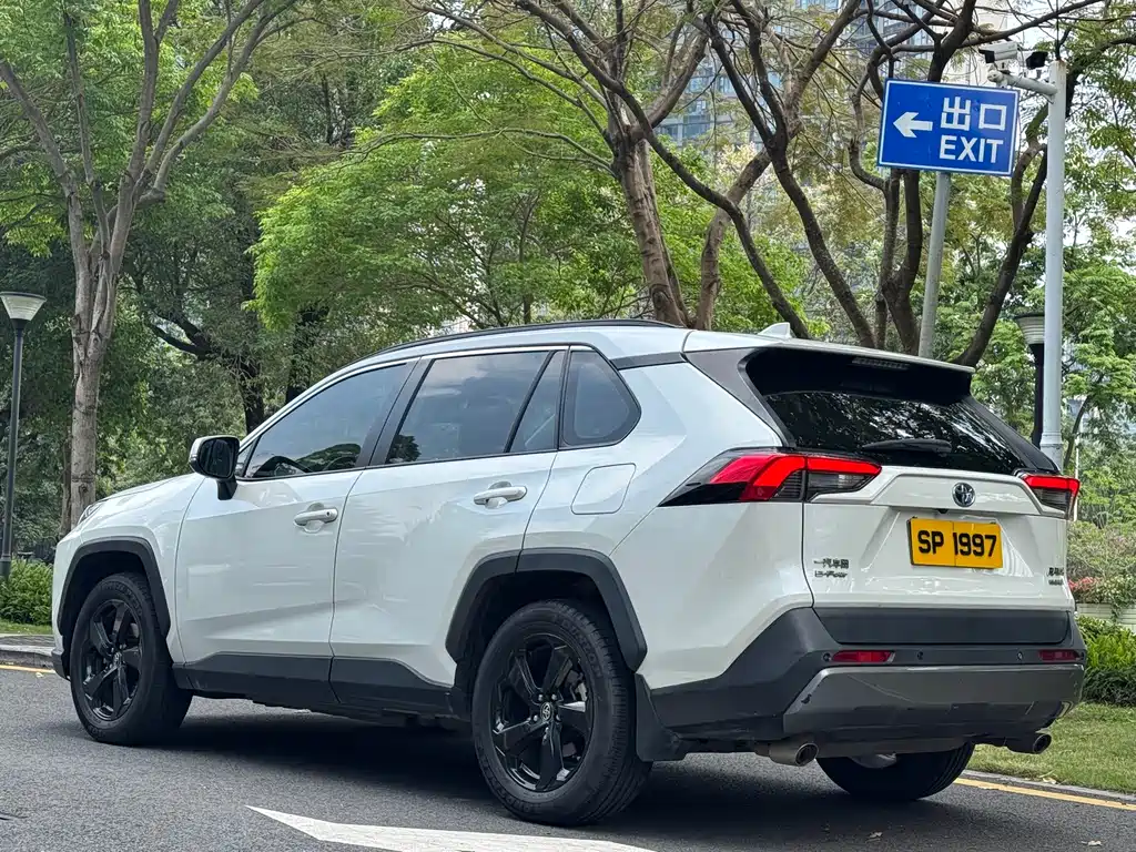 RAV4 Rongfang 2021 dual engine 2.5L E-CVT four-wheel drive elite PLUS version купить на сайте DeffCars