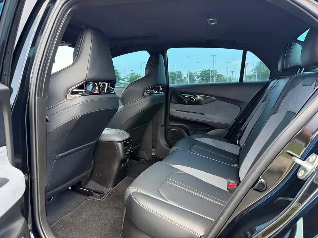 Trumpchi Empow 2023 400T Automatic R PRO купить на сайте DeffCars