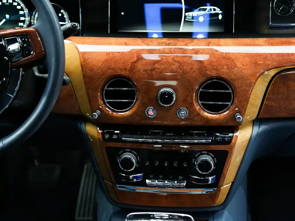 Phantom 2018 6.7T long wheelbase version купить на сайте DeffCars