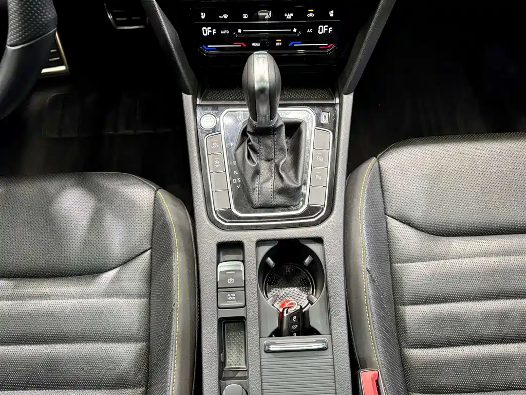 FAW-Volkswagen CC 2024 380TSI eye-catching version купить на сайте DeffCars