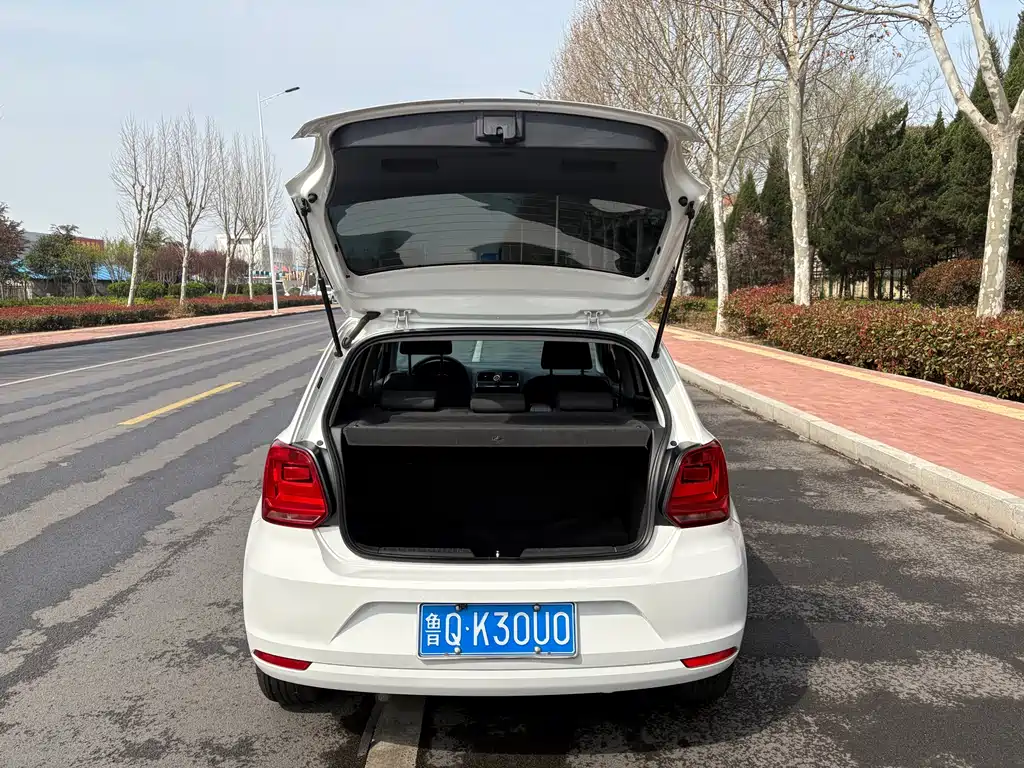 Polo 2016 1.4L manual fashion model купить на сайте DeffCars
