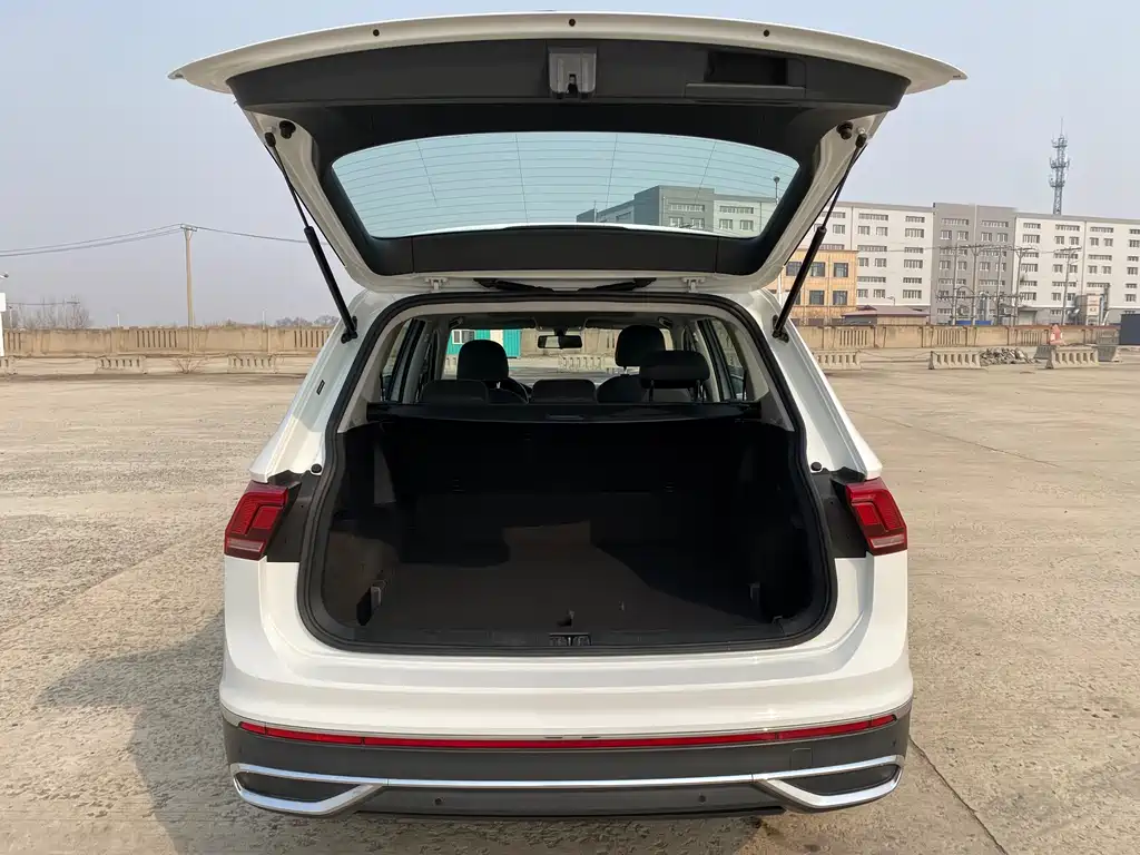 Tiguan L 2023 280TSI automatic two-wheel drive Chaochuang limited edition купить на сайте DeffCars