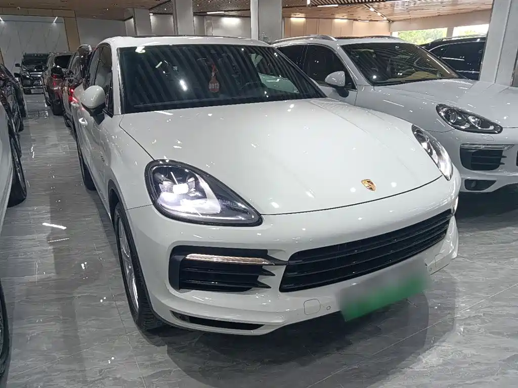 Cayenne New Energy 2021 Cayenne E-Hybrid 2.0T купить на сайте DeffCars