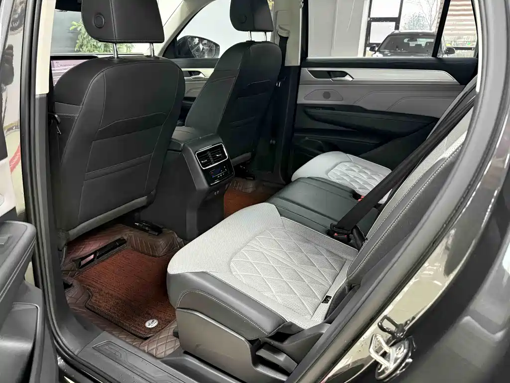 Lanxun 2024 380TSI four-wheel drive R-Line cruise version купить на сайте DeffCars