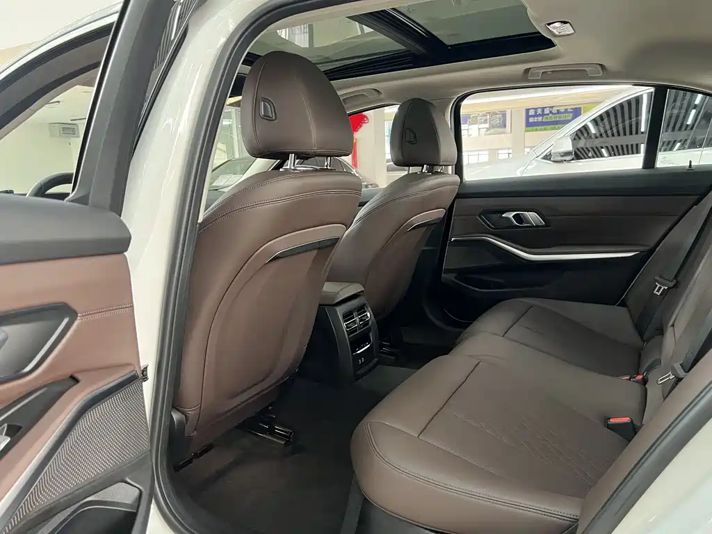 BMW 3 Series 2024 320Li M Sports Package купить на сайте DeffCars