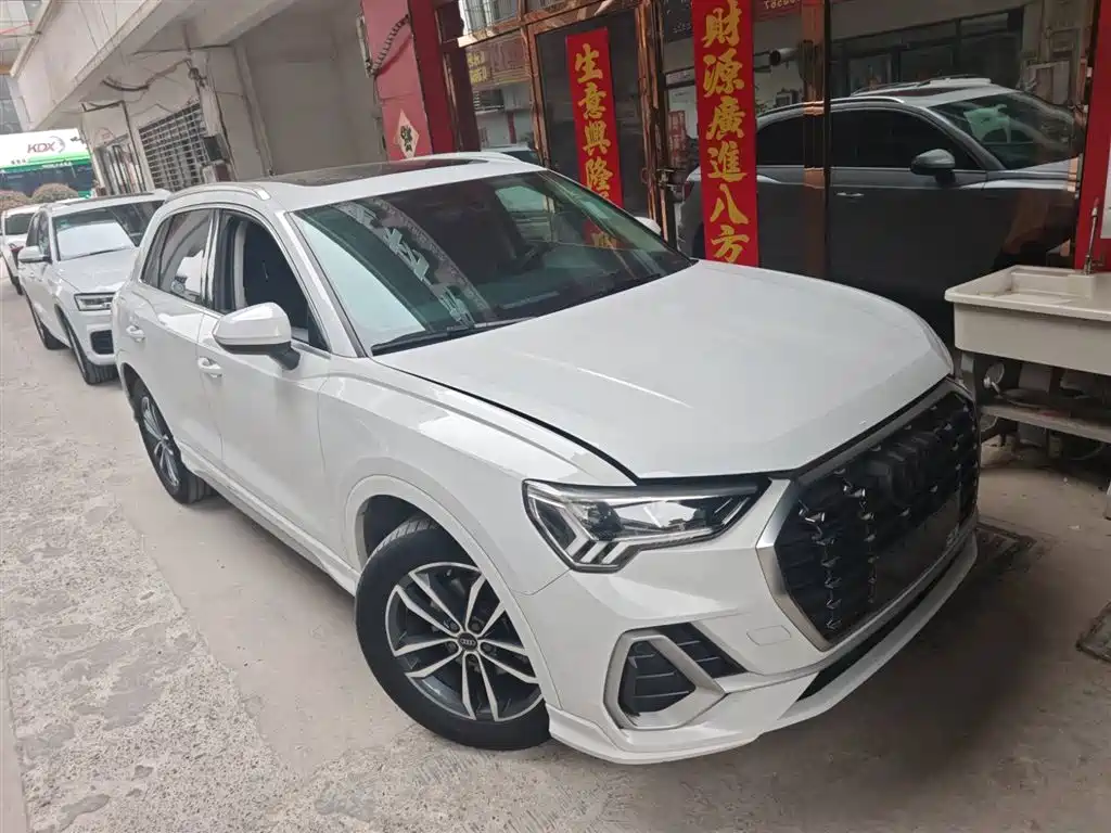 Audi Q3 2022 35 TFSI aggressive and dynamic купить на сайте DeffCars