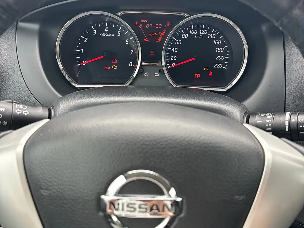 Liwei 2015 1.6XE CVT Comfort Interconnected Edition купить на сайте DeffCars