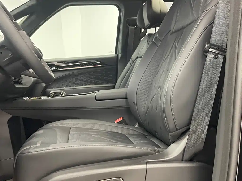 Jikrypton 009 2024 seven-seat aisle version four-wheel drive 108kWh купить на сайте DeffCars