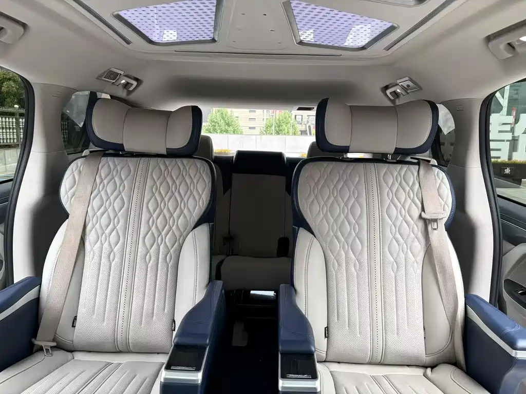 Buick GL8 2023 ES Lu Zun Exclusive Model купить на сайте DeffCars