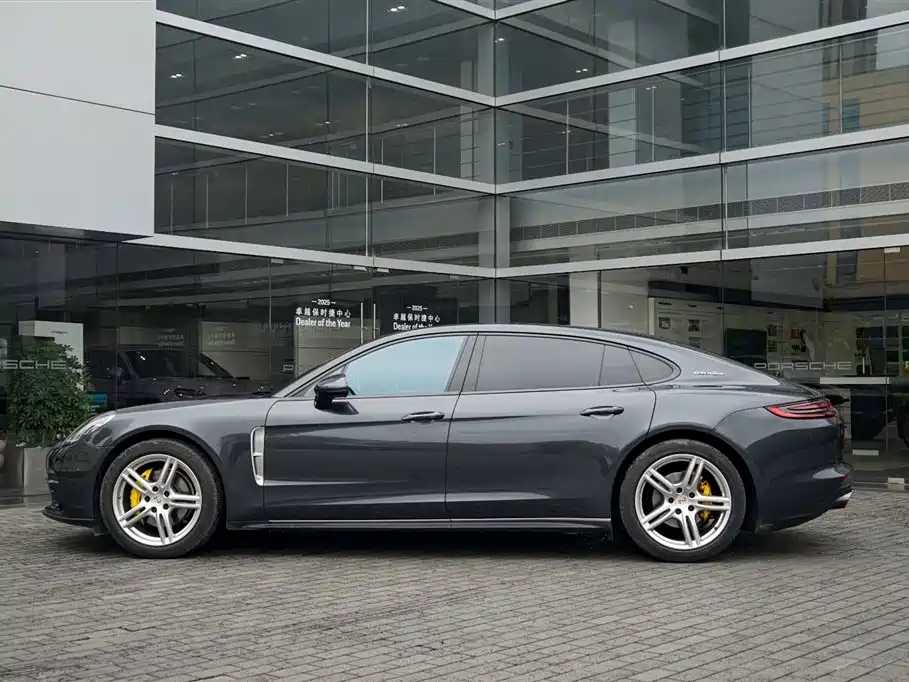 Panamera 2017 Panamera Executive Extended Edition 3.0T купить на сайте DeffCars