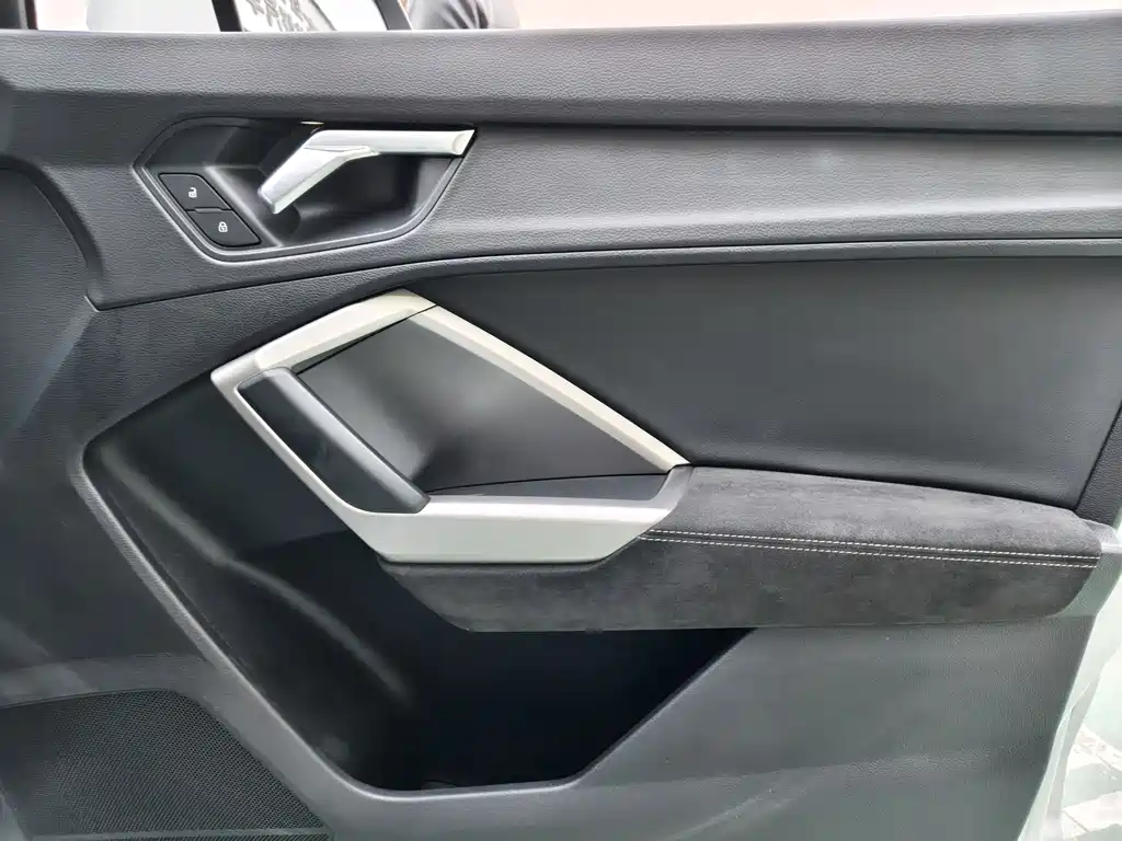 Audi Q3 2021 35 TFSI Fashionable and Dynamic купить на сайте DeffCars