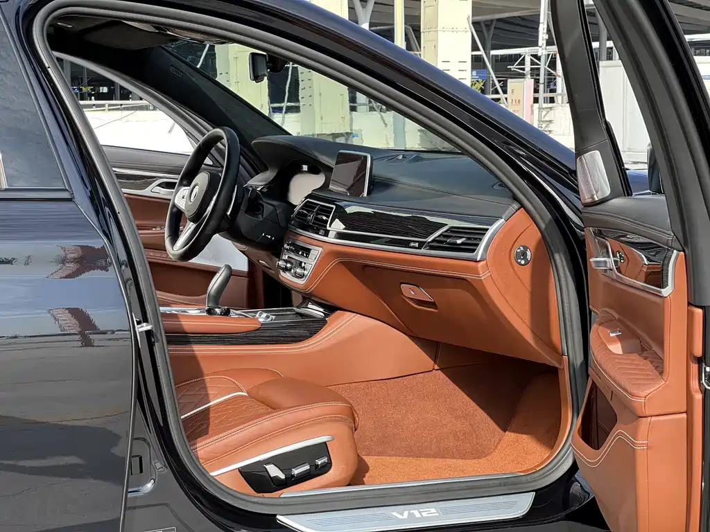 BMW 7 Series 2019 M760Li xDrive V12 Sports Package купить на сайте DeffCars