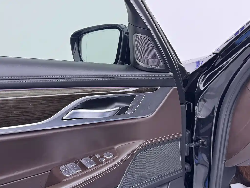 BMW 7 Series 2021 730Li Luxury Package купить на сайте DeffCars