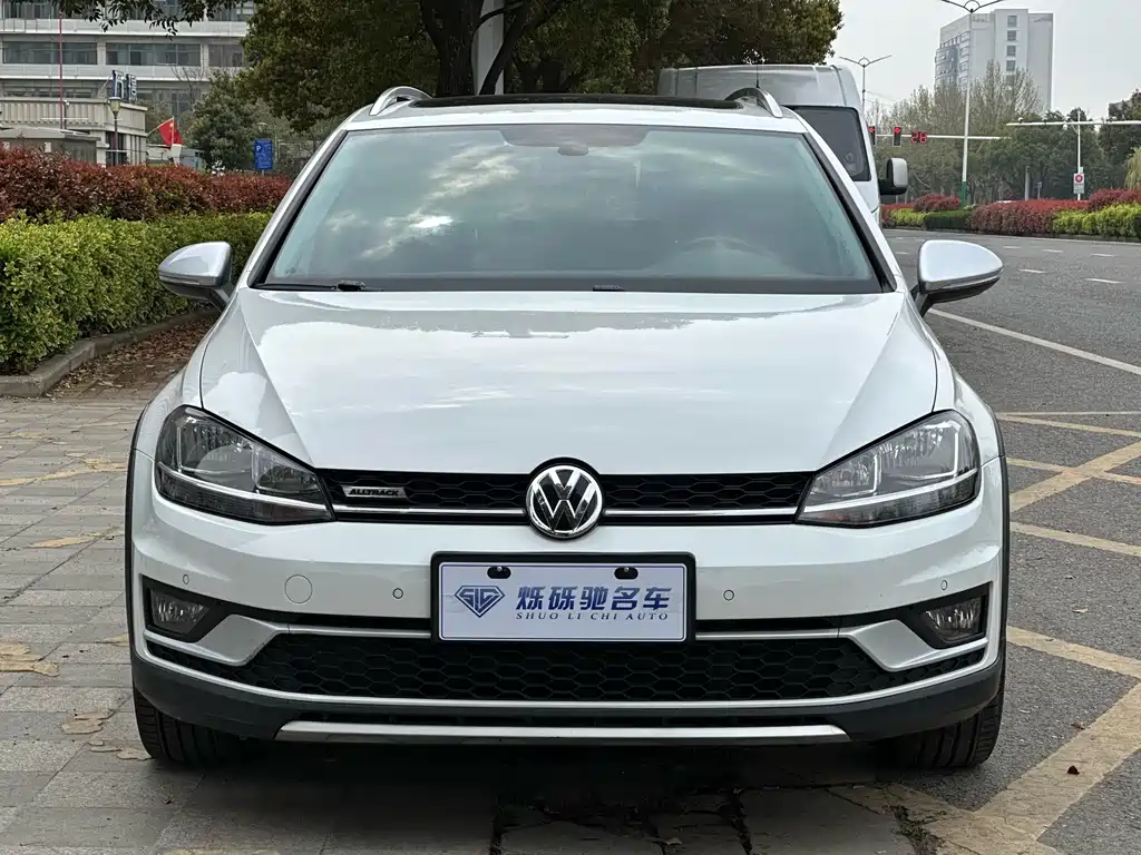 Golf imported 2019 1.8TSI travel version купить на сайте DeffCars