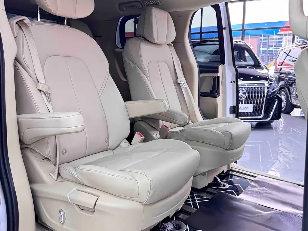 Buick GL8 2023 ES Lu Zun Exclusive Model купить на сайте DeffCars