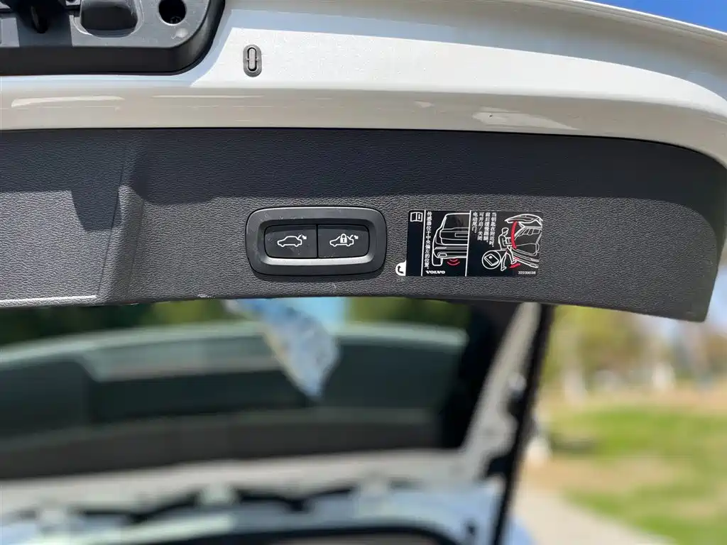 Volvo XC40 2020 T4 four-wheel drive Zhiyuan Sport Edition купить на сайте DeffCars