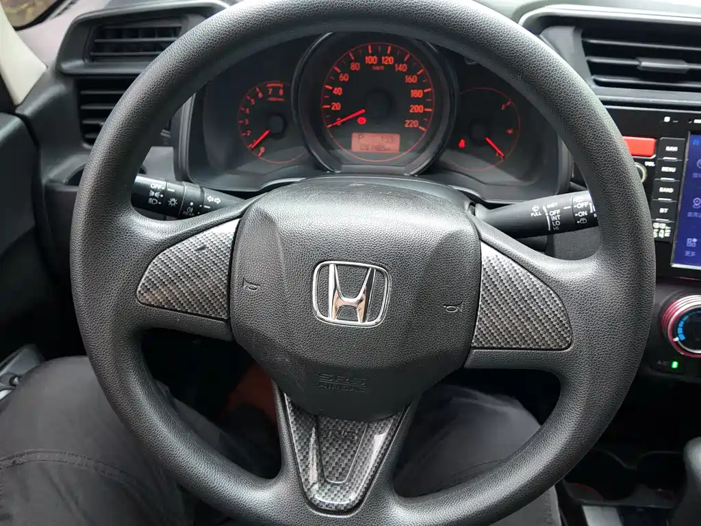 Fit 2016 1.5L LX CVT comfort model купить на сайте DeffCars