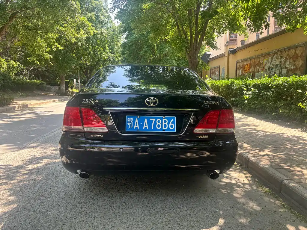 Crown 2007 2.5L Royal Navigation Edition купить на сайте DeffCars