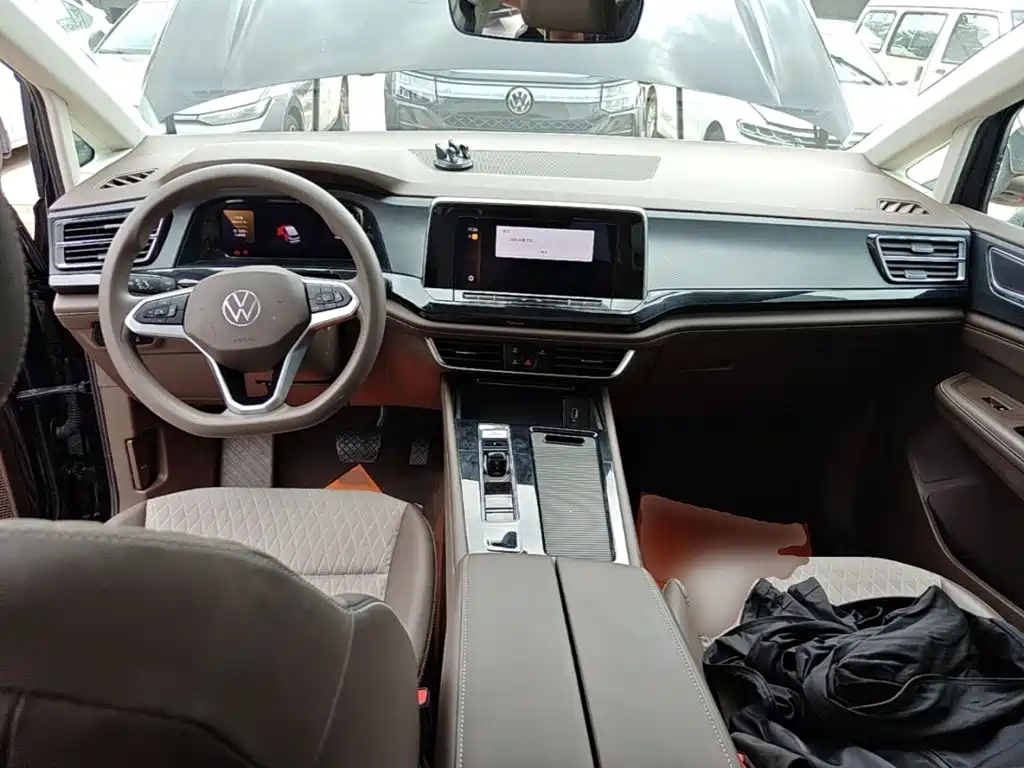 Weiran 2024 330TSI Business Edition купить на сайте DeffCars