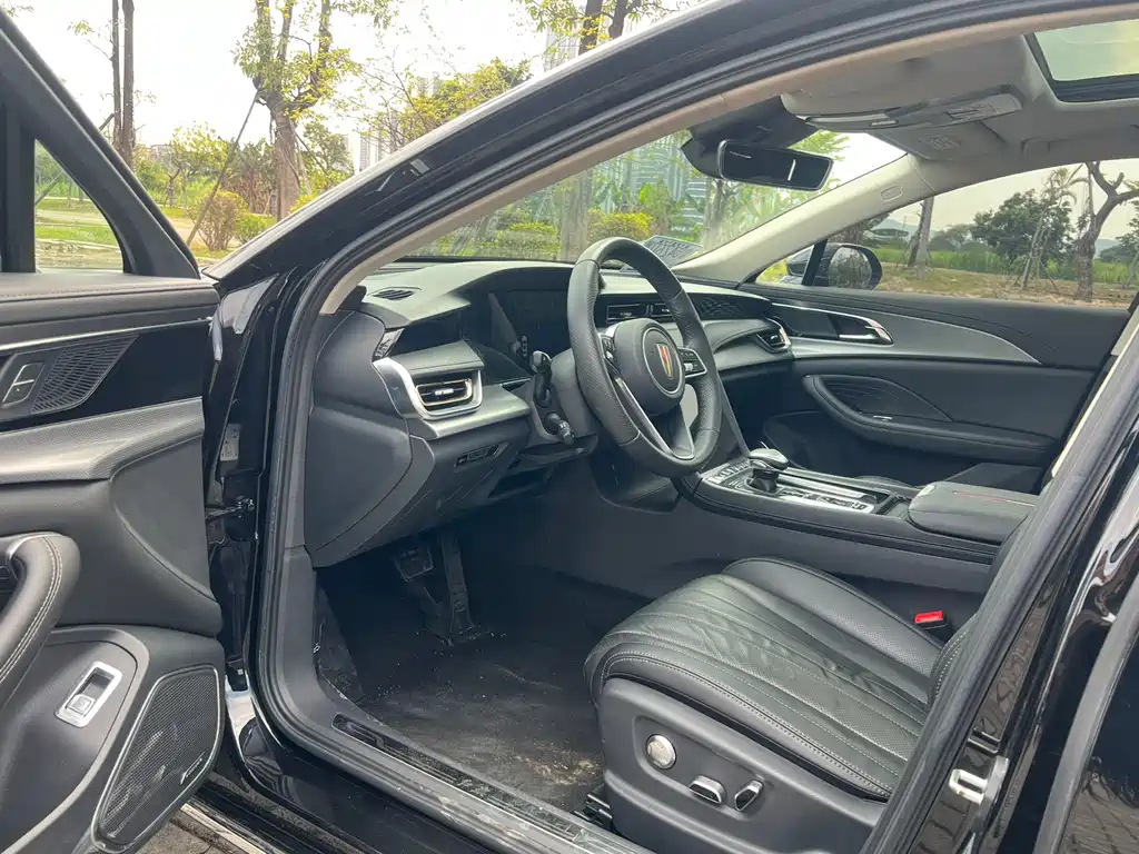 Hongqi H5 2023 2.0T Automatic Zhilianqichang Edition купить на сайте DeffCars