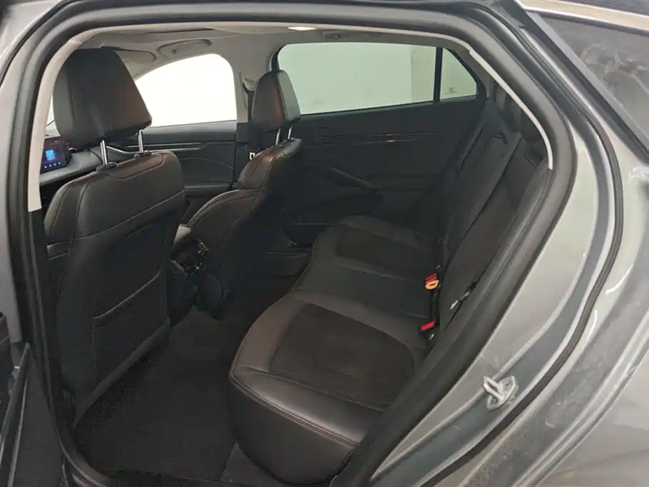 Mondeo 2023 EcoBoost 245 Luxury купить на сайте DeffCars