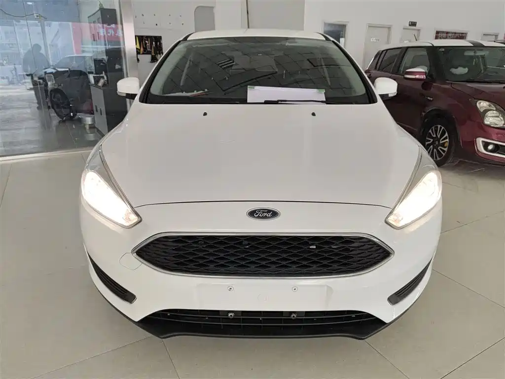 Focus 2018 hatchback classic 1.6L automatic comfort smart mobility version купить на сайте DeffCars