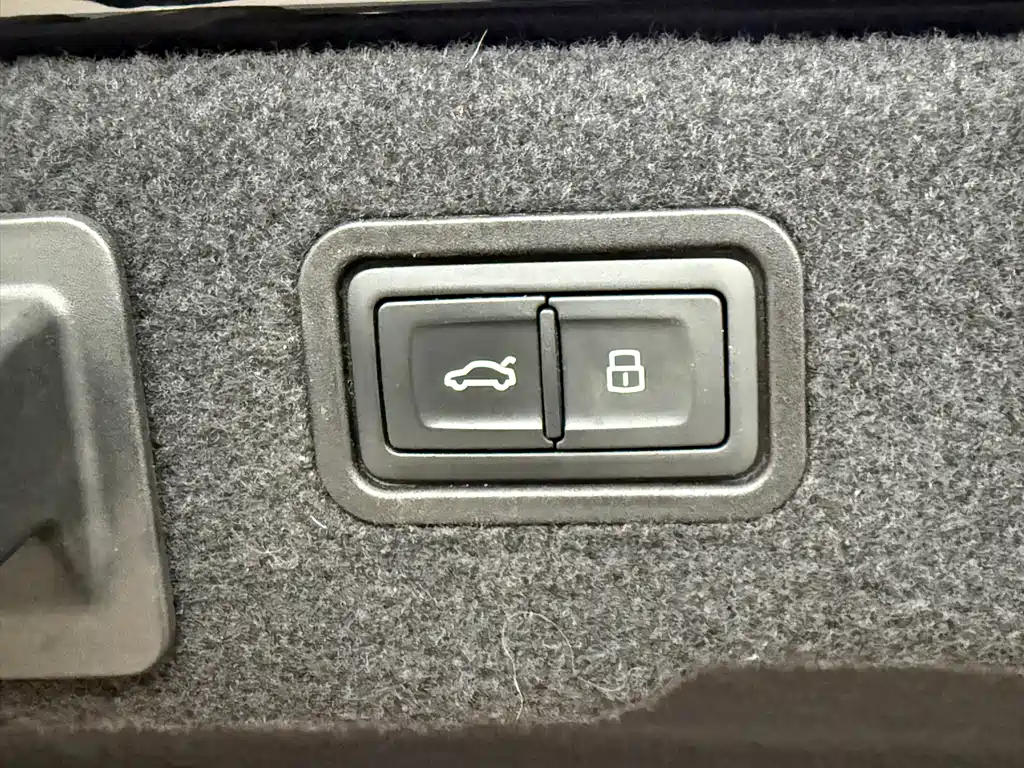 Audi A8 2019 Plus A8L 50 TFSI quattro comfort type купить на сайте DeffCars