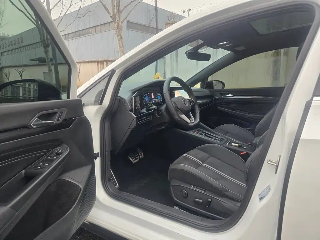Golf 2023 280TSI DSG R-Line купить на сайте DeffCars