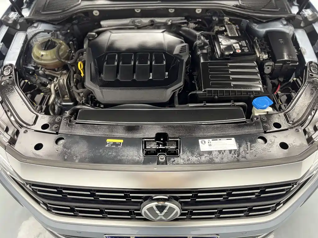 Passat 2022 330TSI Deluxe Edition купить на сайте DeffCars