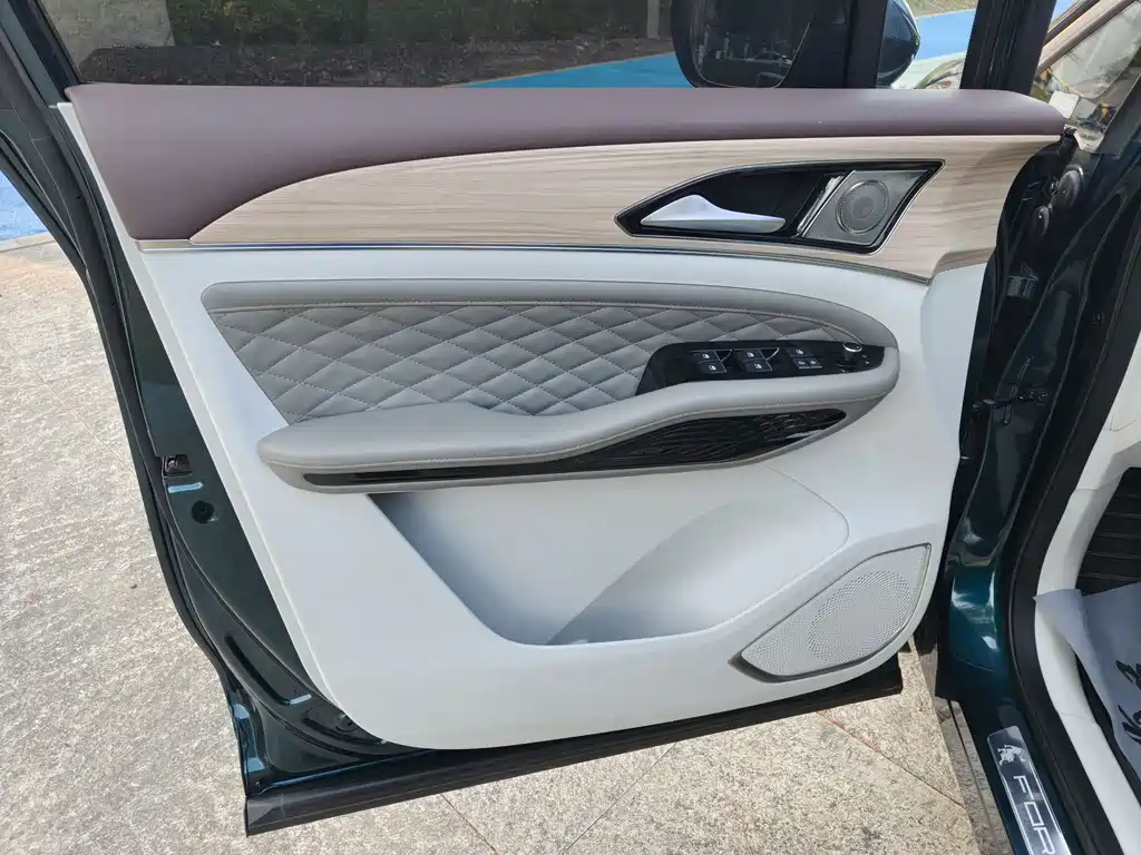 Fengxing Yacht 2022 1.5T DCT Wave Chasing Edition купить на сайте DeffCars