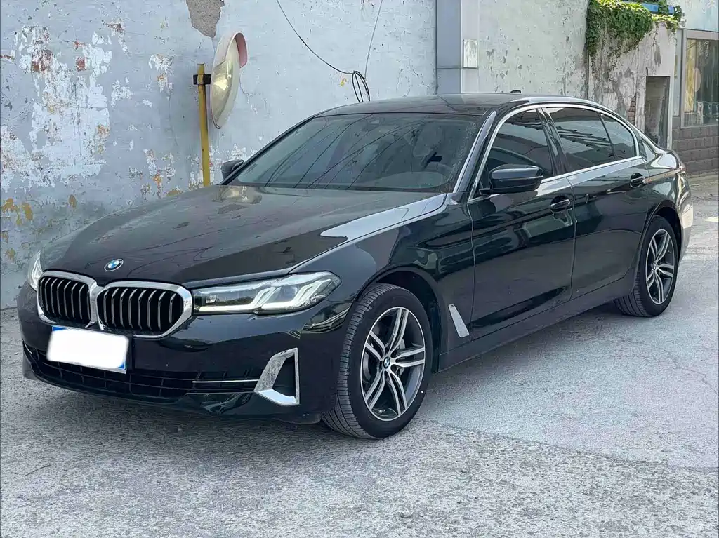 BMW 5 Series 2023 530Li Leading Luxury Package купить на сайте DeffCars