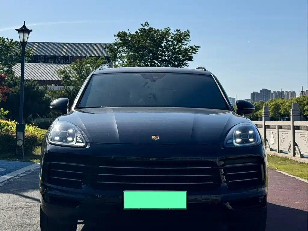 Cayenne New Energy 2020 Cayenne E-Hybrid 2.0T купить на сайте DeffCars