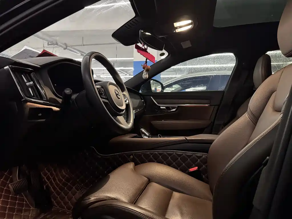 Volvo S90 2023 B5 Zhiyuan Luxury Edition купить на сайте DeffCars