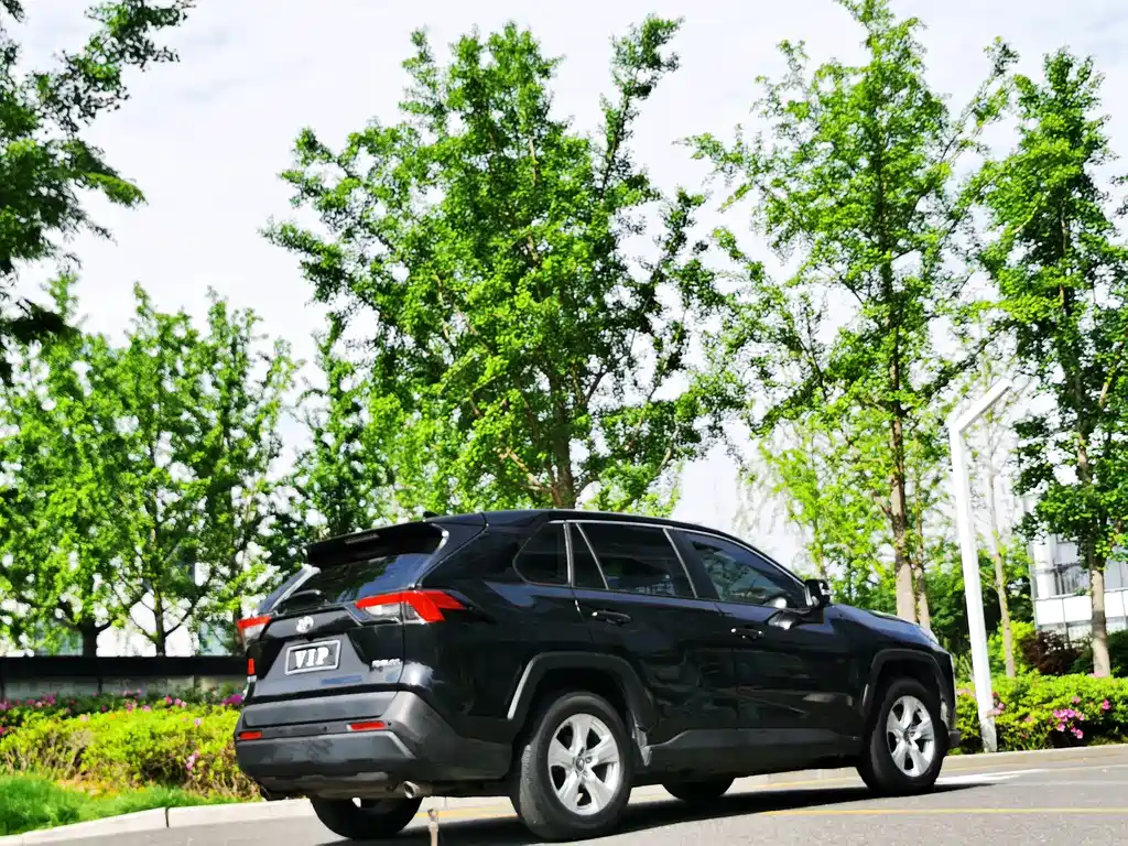 RAV4 Rongfang 2023 2.0L CVT two-wheel drive urban version купить на сайте DeffCars