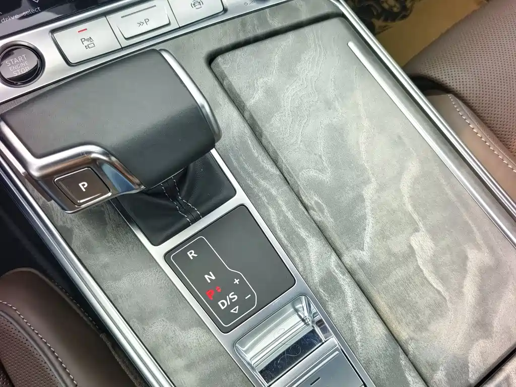 Audi A7L 2024 55TFSI quattro S-line Jingyuan type obsidian suit купить на сайте DeffCars