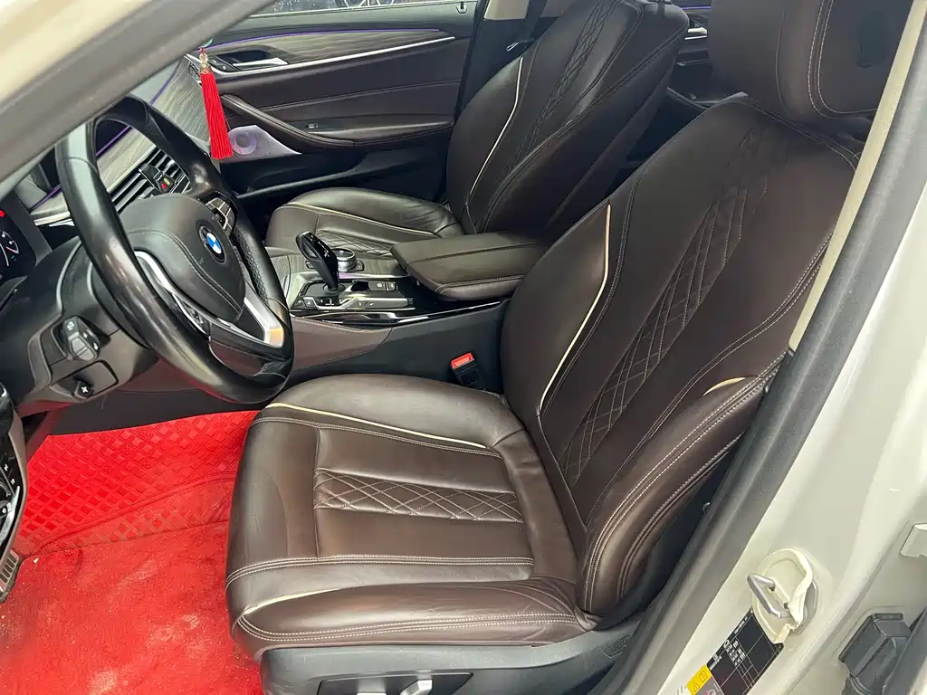 BMW 5 Series New Energy 2019 530Le Luxury Package купить на сайте DeffCars