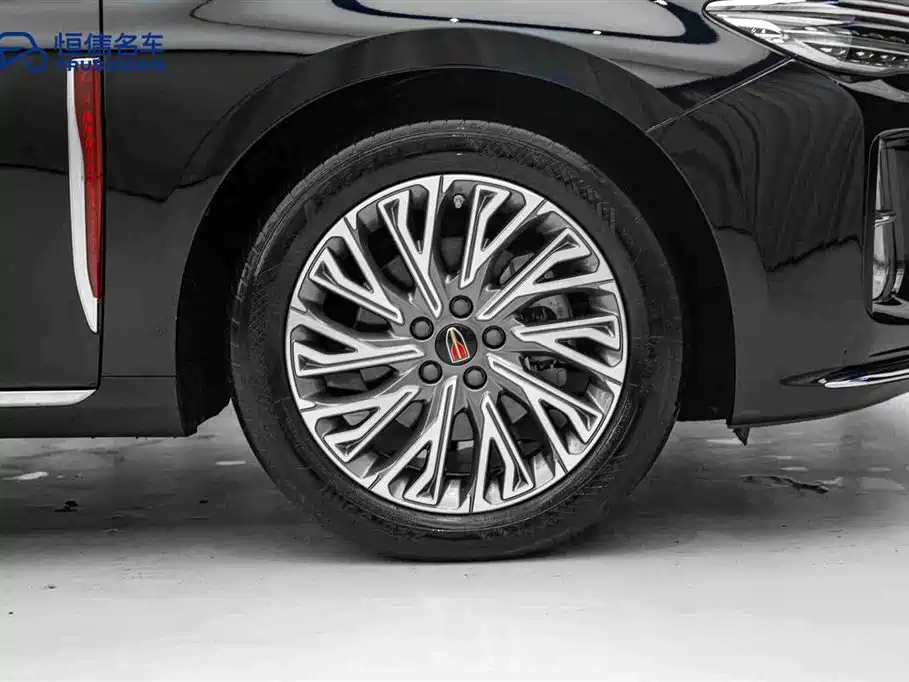 Hongqi H5 2024 2.0T Automatic Zhilianqichang Edition купить на сайте DeffCars