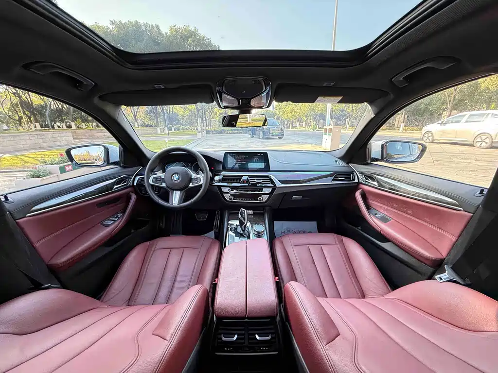 BMW 5 Series 2019 530Li Leading M Sports Package купить на сайте DeffCars