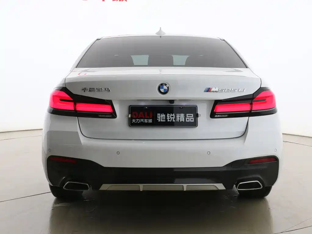 BMW 5 Series 2022 525Li M Sports Package купить на сайте DeffCars