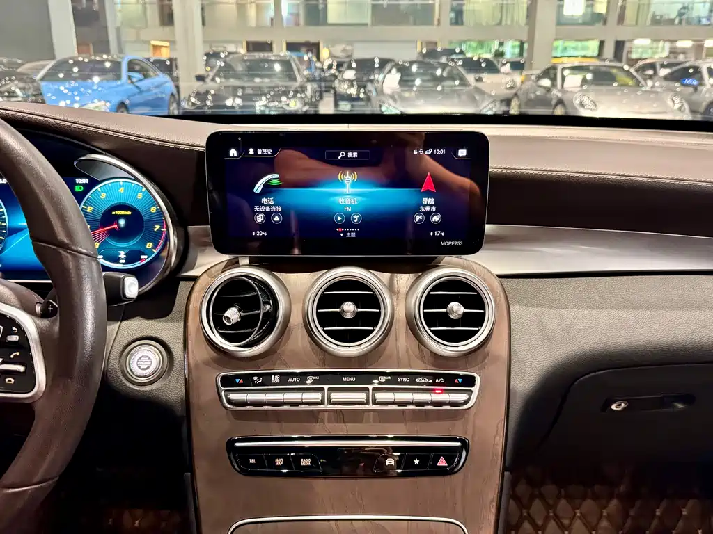 Mercedes-Benz GLC 2020 facelift GLC 260 L 4MATIC luxury model купить на сайте DeffCars