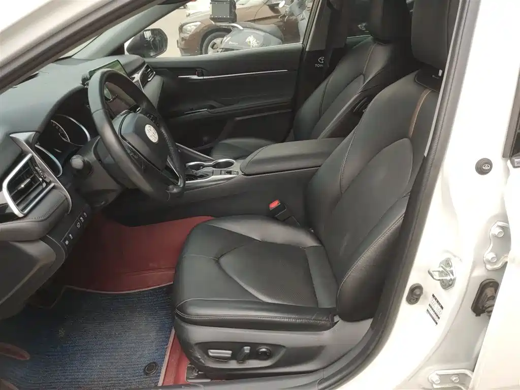 Camry 2021 2.0G Deluxe Edition купить на сайте DeffCars