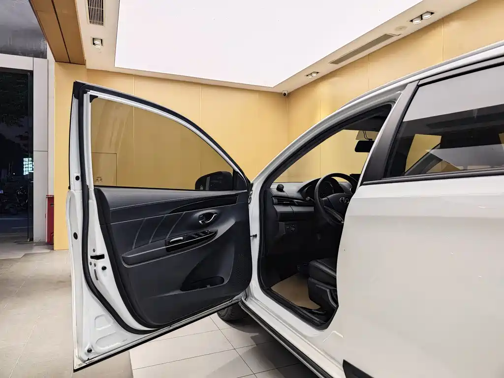 YARiS L Zhixuan 2020 Zhixuan X 1.5L CVT Deluxe Edition купить на сайте DeffCars