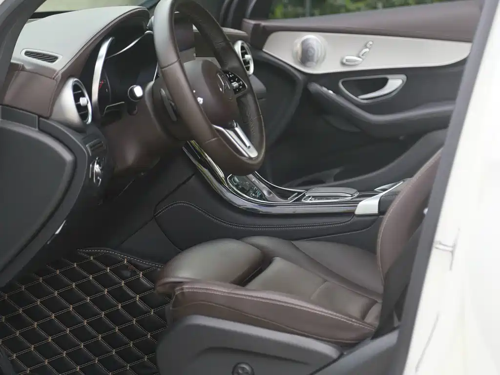 Mercedes GLC 2020 260 L 4MATIC Dynamic купить на сайте DeffCars